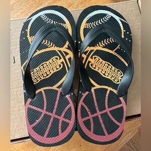 Children’s Place Boys Size 3/4 flip flops